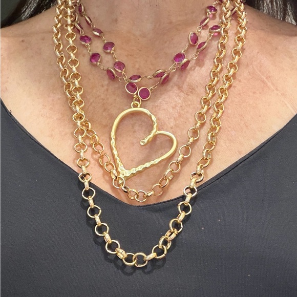 Chunky gold statement Gold Heart Pendant Necklace - Picture 10 of 13